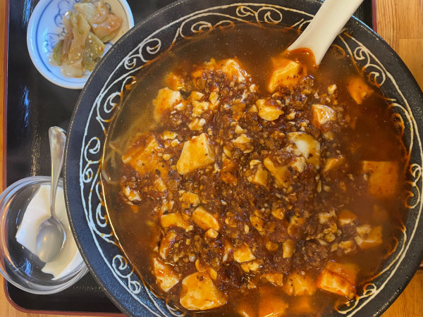 「麻婆麺・辛く：900円」@楽苑の写真