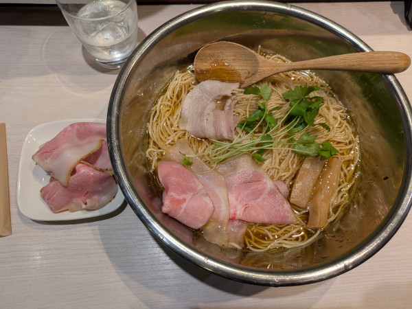 「黒ﾄﾘｭﾌと比内地鶏と小江戸黒豚醤油らーめん大➕豚➕オイル増」@柳麺 呉田-goden-の写真