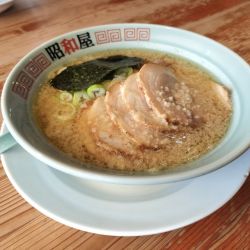 昭和屋セット醤油　こってり　太麺　チャーシュートッピング