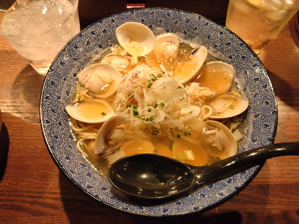 「はまぐりラーメン¥1380+ハイボール¥500-」@和風楽麺 四代目 ひのでやの写真