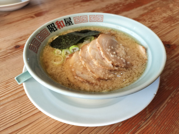 「昭和屋セット醤油　こってり　太麺　チャーシュートッピング」@昭和屋 扇町店の写真