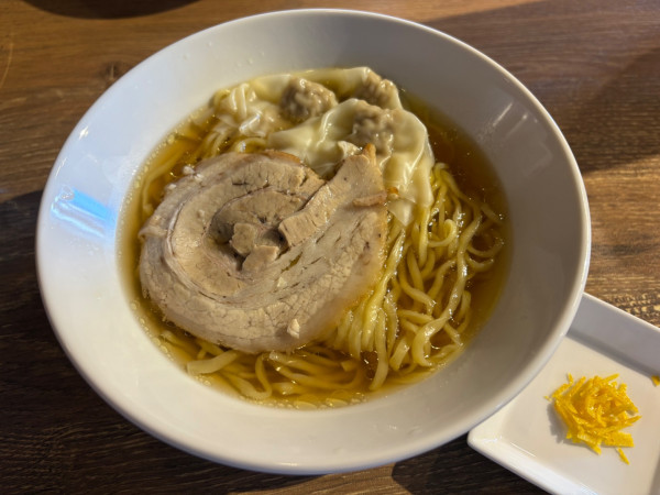 「しょうゆ麺550円+トッピング3個390円」@麺とご飯処 心海の写真