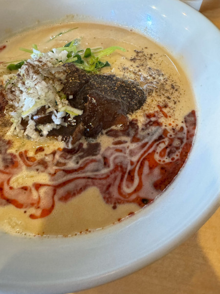 「担々麺太麺900円+小ライス150円」@ライフイズグッドの写真