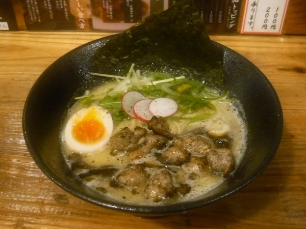 「特製炭焼鶏そば」@鶏そば炭や 新橋店の写真