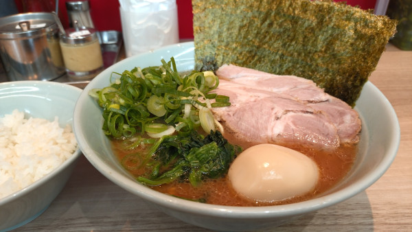 「特製ラーメン　麺硬めアブラ多め」@らーめん 尾又家の写真