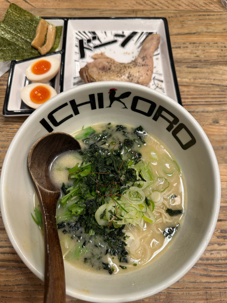 「特級鶏そば」@鶏そば十番 156 ICHIKORO 麻布十番店の写真