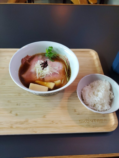 「ラーメン@980」@らぁ麺と点心 グラフミの写真