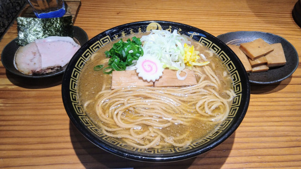 「中華そば(大)+短冊メンマ」@中華蕎麦うゑずの写真