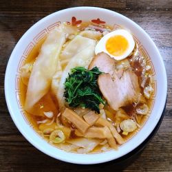 ワンタン麺