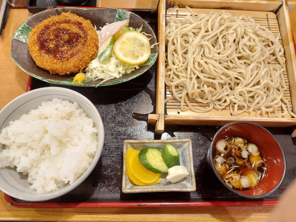 「もり蕎麦とメンチカツセット 1100円」@そば処 大橋屋の写真