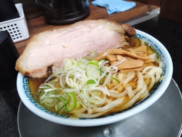 「津軽煮干ラーメン 850円＋コンパネチャーシュー500円」@長尾中華そば 西バイパス店の写真