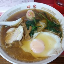 ワンタン麺(¥550)