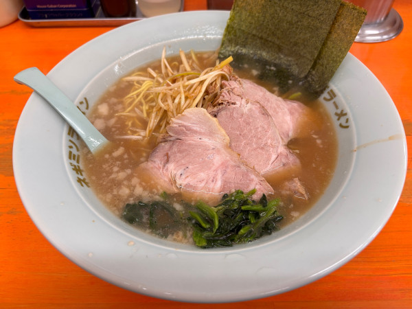 「ネギラーメン＋チャーシュー３枚」@ラーメンショップ椿 春日部備後店の写真
