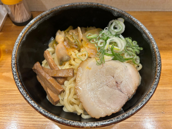 「油そば大盛　ザーサイ」@つけ麺 豚野郎の写真