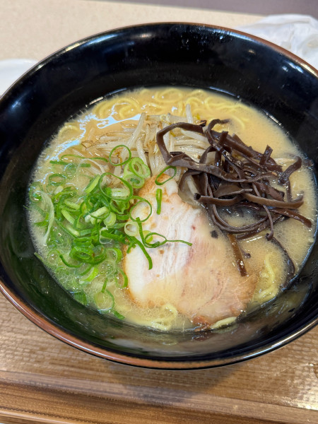「豚骨ラーメン」@九州ラーメン金平の写真
