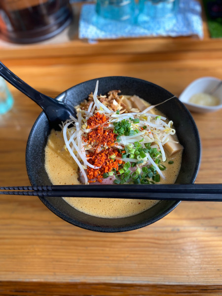 「旨辛鶏泡みそ大ニンニクトッピング」@鶏泡そば 草戸ベースの写真