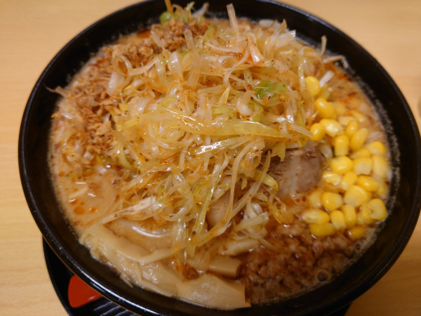 「限定 背脂辛味噌らーめん＋辛ネギ」@らーめん よこ田の写真