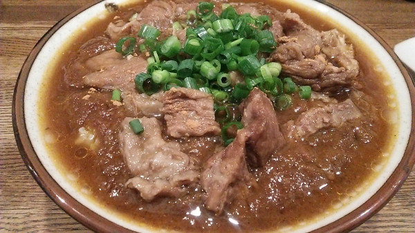 「牛すじカレー丼 1000円」@神田肉うどんの写真