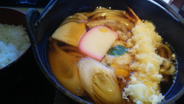 「鍋焼きうどん 1210円」@海鮮地鶏そば 大谷の写真