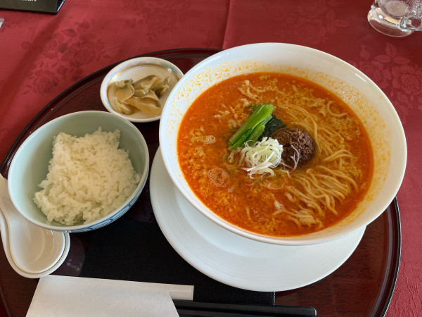 「坦坦麺(ご飯・ザーサイ付き) 1,650円」@PGM富岡カントリークラブ サウスコース レストランの写真