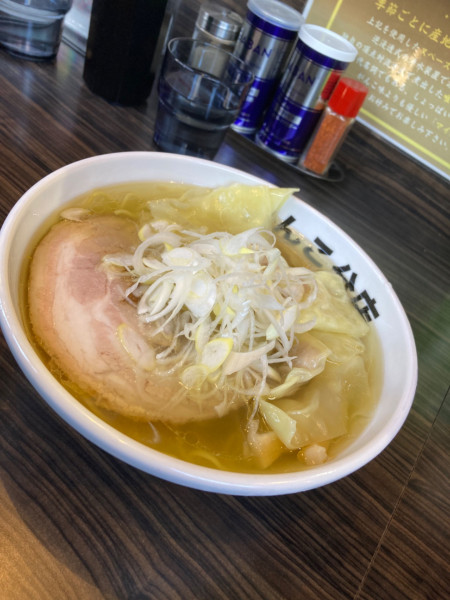 「塩の青唐辛子(バラ)　1050円+ワンタン　300円」@元祖一条流がんこ 総本家(二代目)の写真