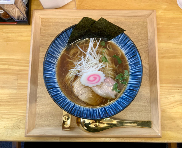 「醤油ラーメン　900円」@JAPANESE RAMEN マンちゃん 住吉店の写真