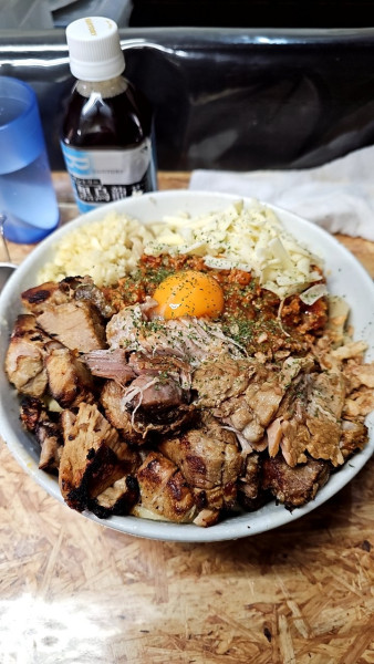 「【限定】ミートソース大盛りに豚マシ🐷」@自家製麺 まさき（非乳化） 2号店の写真