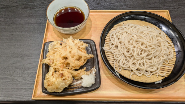 「かき揚げせいろ、鳥から天」@小諸そば 昌平橋店の写真