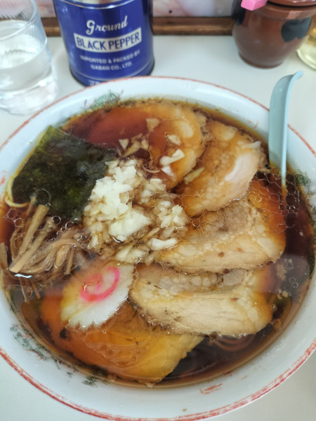 「バラﾁｬｰｼｭｰ麺 950円&ﾗｲｽ」@味幸の写真