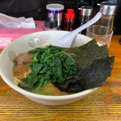 ラーメン　麺固め　季節の野菜トッピング