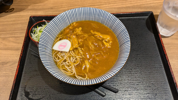 「【期間限定】スパイス香るそばいちのカレーそば」@そばいち グランスタ東京店の写真