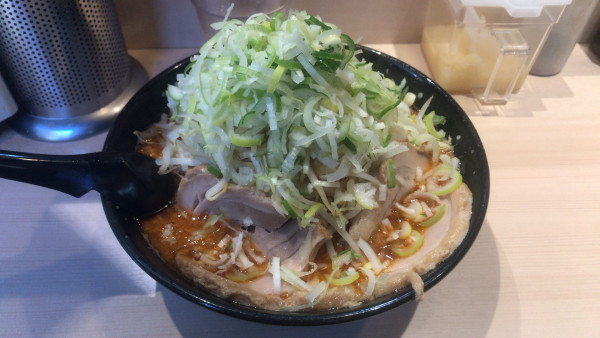 「ラーメン　鬼辛　1000円」@ギットリラーメン ブタザンマイの写真