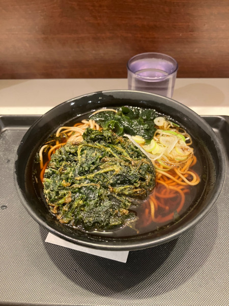 「春菊そば」@名代 富士そば 蒲田店の写真