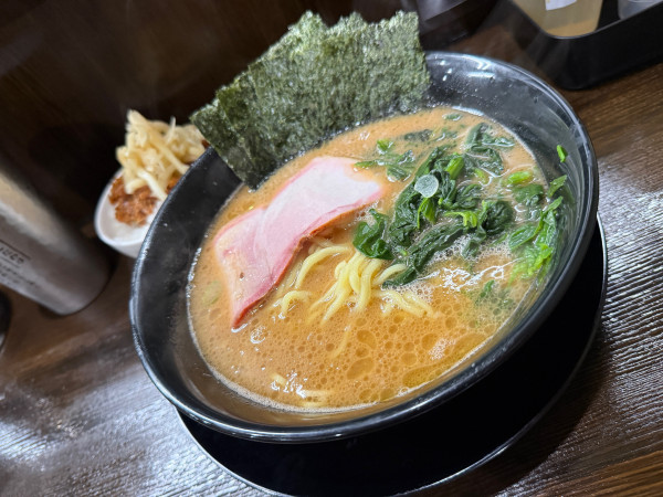 「ラーメン並」@家系ラーメン ゆくる家の写真