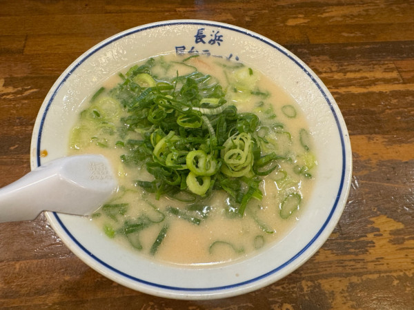「大ばかねぎらーめん＋替玉」@元祖長浜屋台ラーメン 一心亭 福島分店の写真