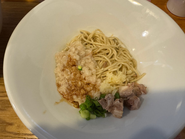 「背脂にんにく和え玉」@中華蕎麦 はざまの写真