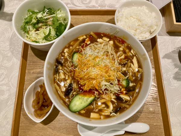 「酸辣湯麺 1400円」@御膳房 六本木店の写真