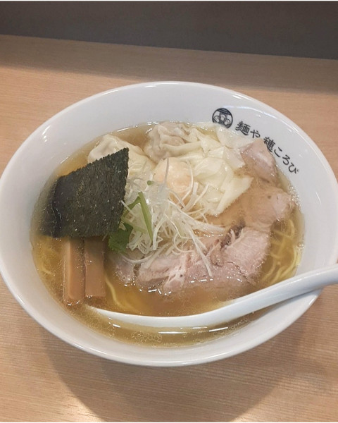 「ミックスワンタン中華そば 白(肉&海老2個ずつ)」@麺や 穂ころびの写真