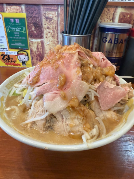 「ラーメン大+豚、全増しローストポーク」@それいけ！たかちゃんラーメンの写真