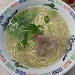 博多ラーメン　290円