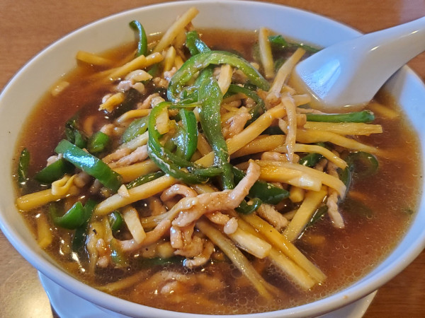 「青椒肉絲麺」@留香閣の写真