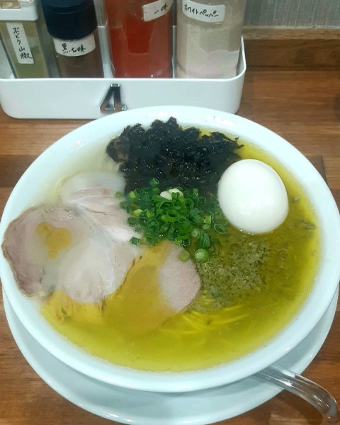 「牡蠣塩ラーメン＋味玉」@無冠 阿佐ヶ谷の写真
