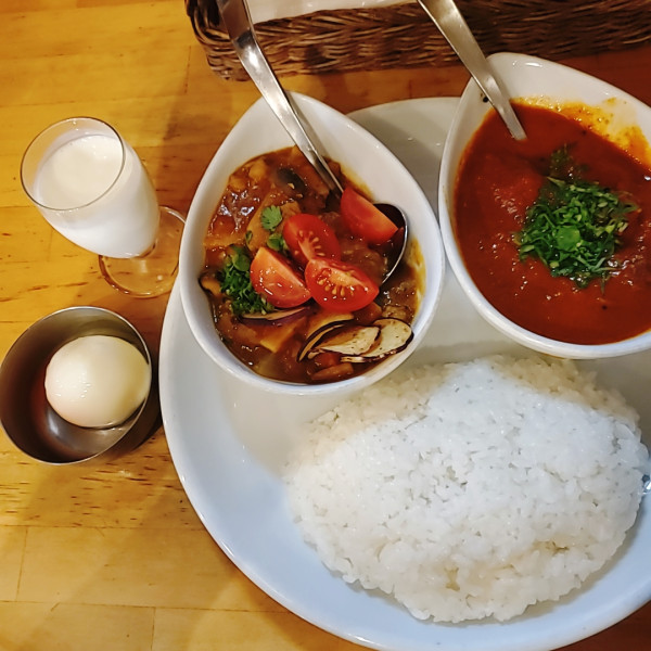 「フィッシュカレー・野菜とダルカレー」@Spice Boxの写真