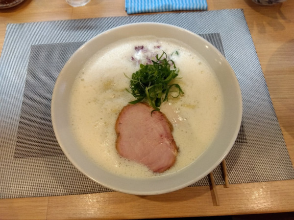 「泡系鶏白湯 大盛」@中華SOBA 惠ばらの写真