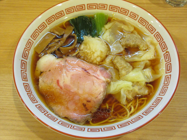 「中華そば＋ワンタン（950円）」@中華そば えにしの写真