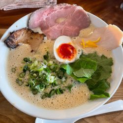 鶏豚白湯らぁ麺（麺大盛）+ハーフ味玉