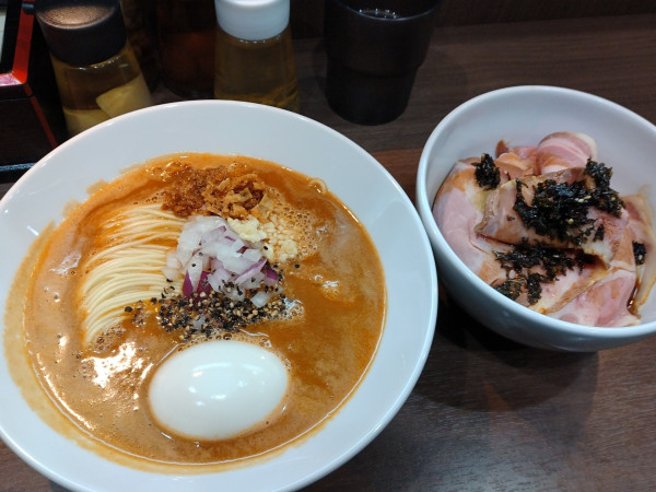 「【限定】海老トマソバ　ほか」@Noodle&Spice curry 今日の1番の写真