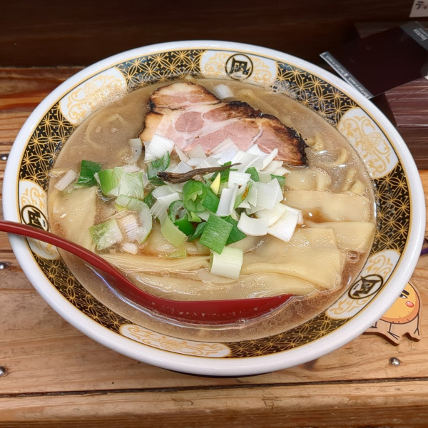 「すごい煮干ラーメン」@すごい煮干ラーメン凪 新宿ゴールデン街店 本館の写真
