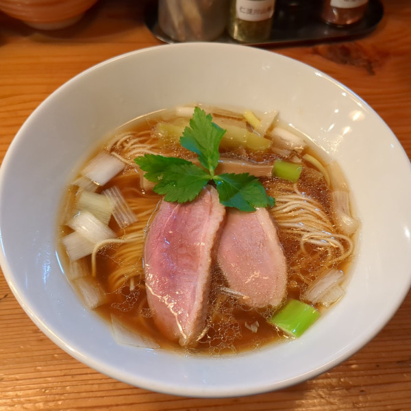 「鴨だし醤油ラーメン」@麺堂にしき 新宿歌舞伎町店の写真