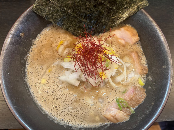 「焼あご塩らーめん、瓶ビール」@麺屋なにがしの写真